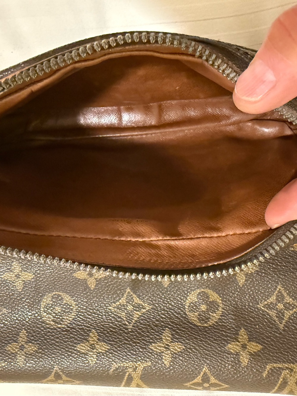 Louis Vuitton St Germain handbag - Picture 8 of 11